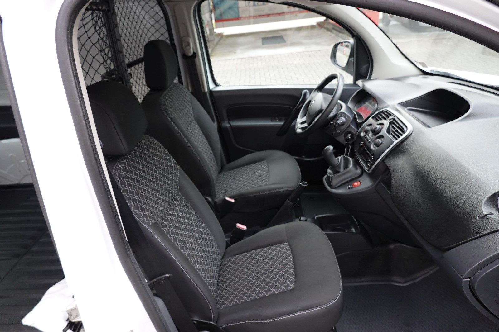 Fahrzeugabbildung Renault Kangoo sehr gepflegt