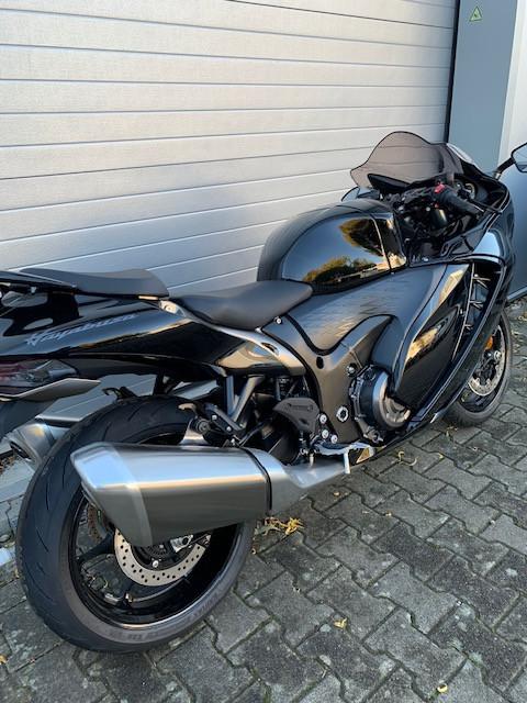Suzuki GSX-1300R-Hayabusa