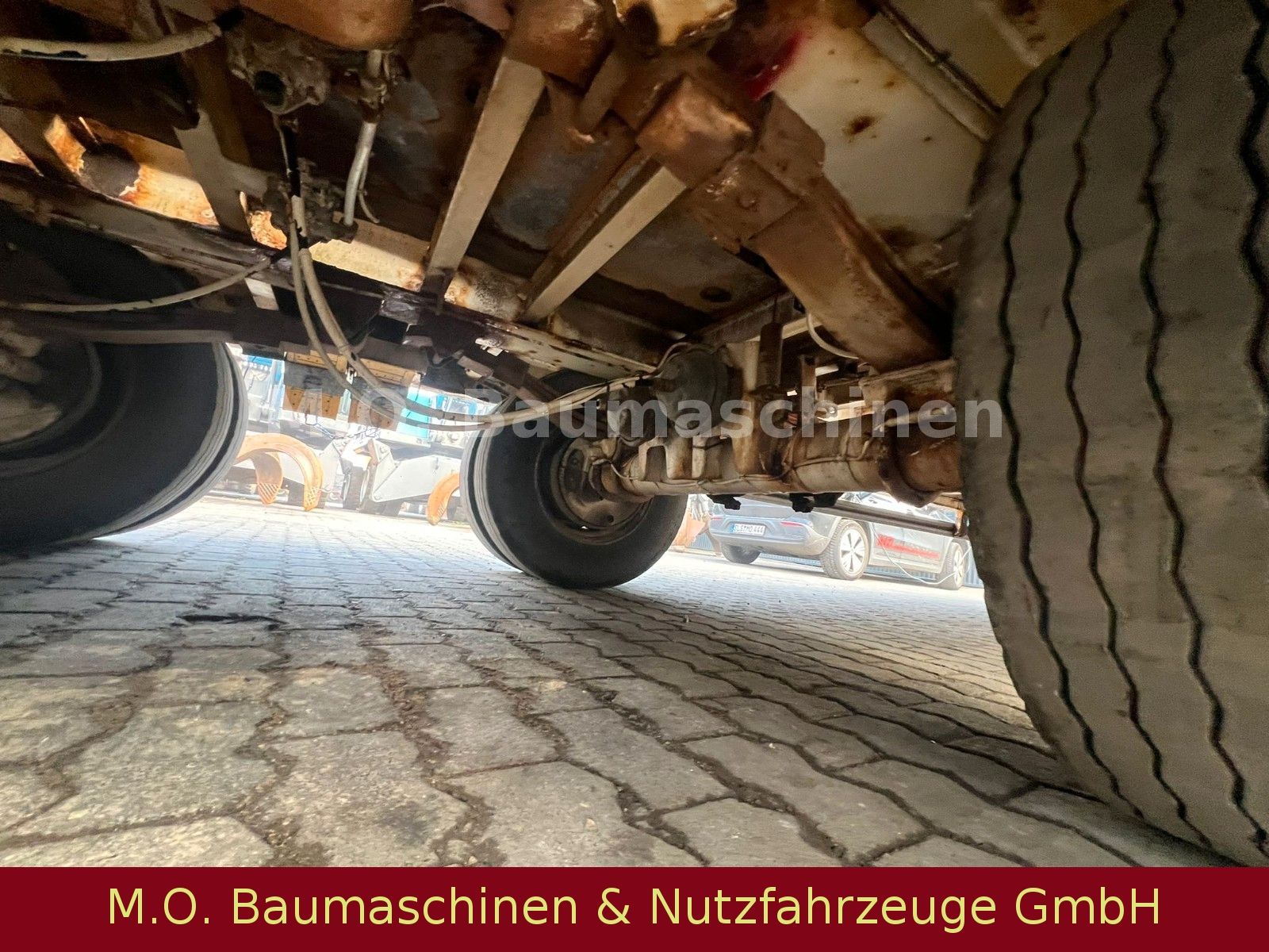 Fahrzeugabbildung Müller-Mitteltal T 30,0 Kompakt / 3 Achser / Blatt /Rampen/
