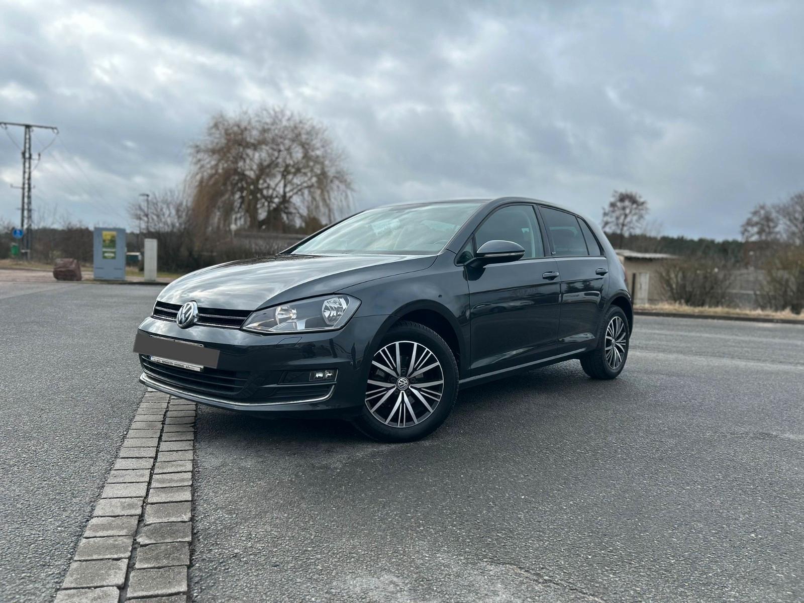 Volkswagen Golf VII Lim. Allstar / Rentnerfahrzeug 50.000km