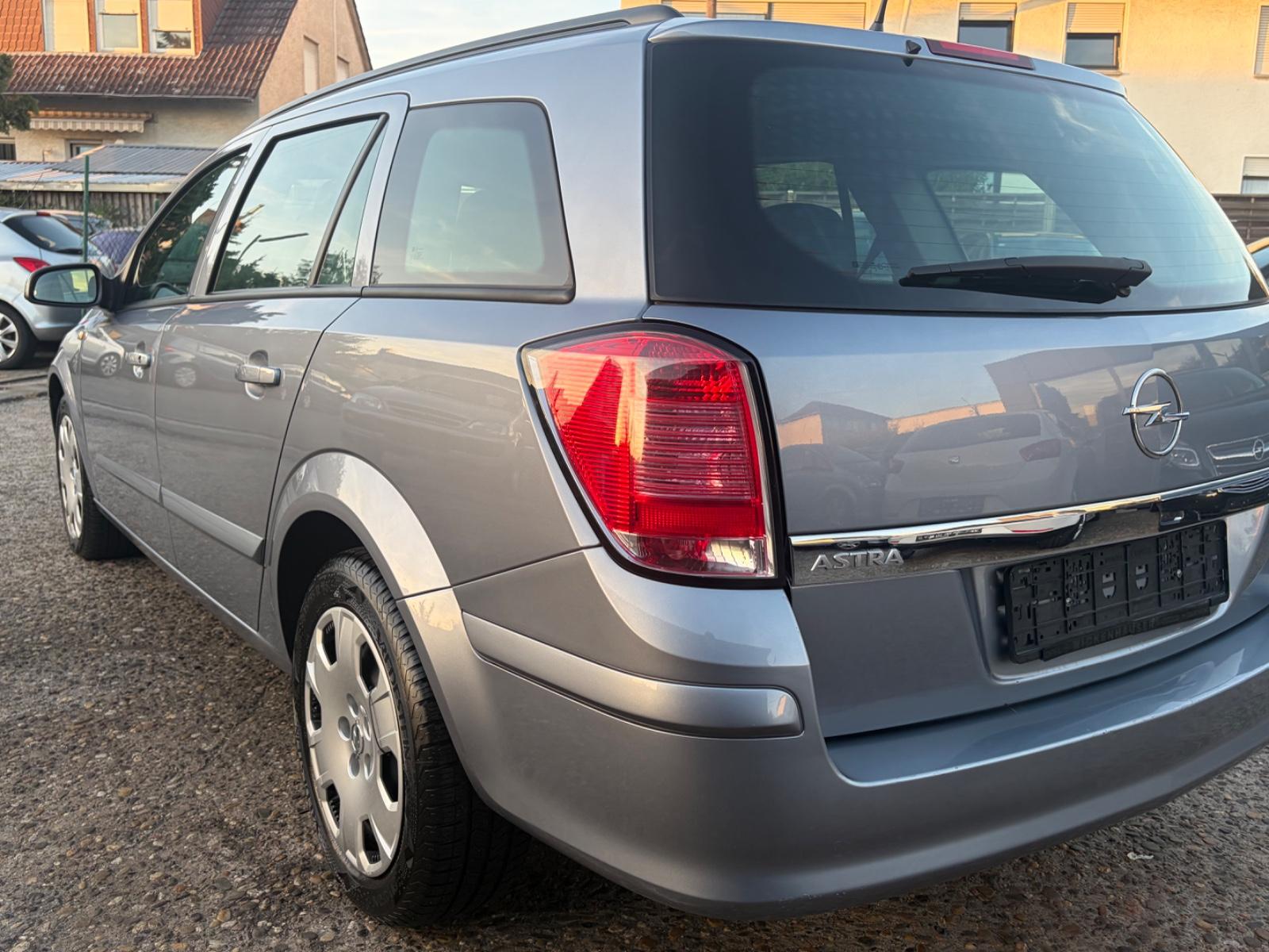 Opel Astra 2004 — photo 8