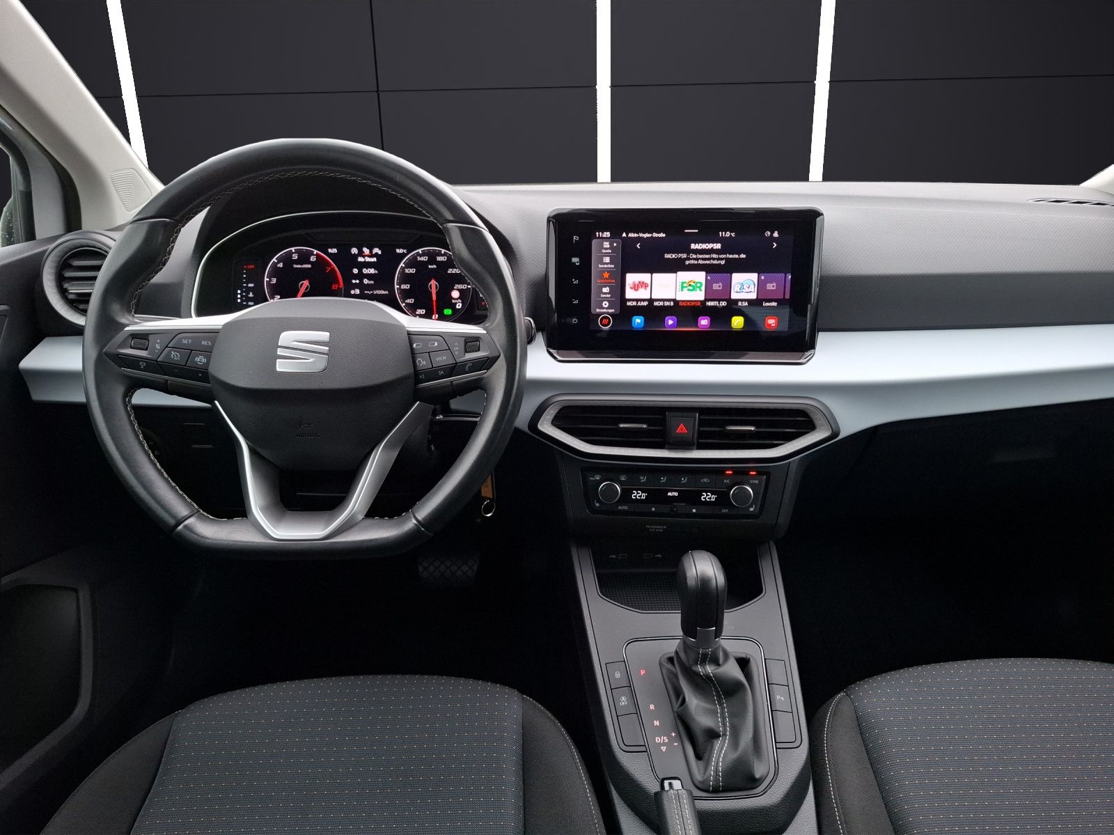 Fahrzeugabbildung SEAT Ibiza TSI Style DSG LED Navi AID ACC RFK SH