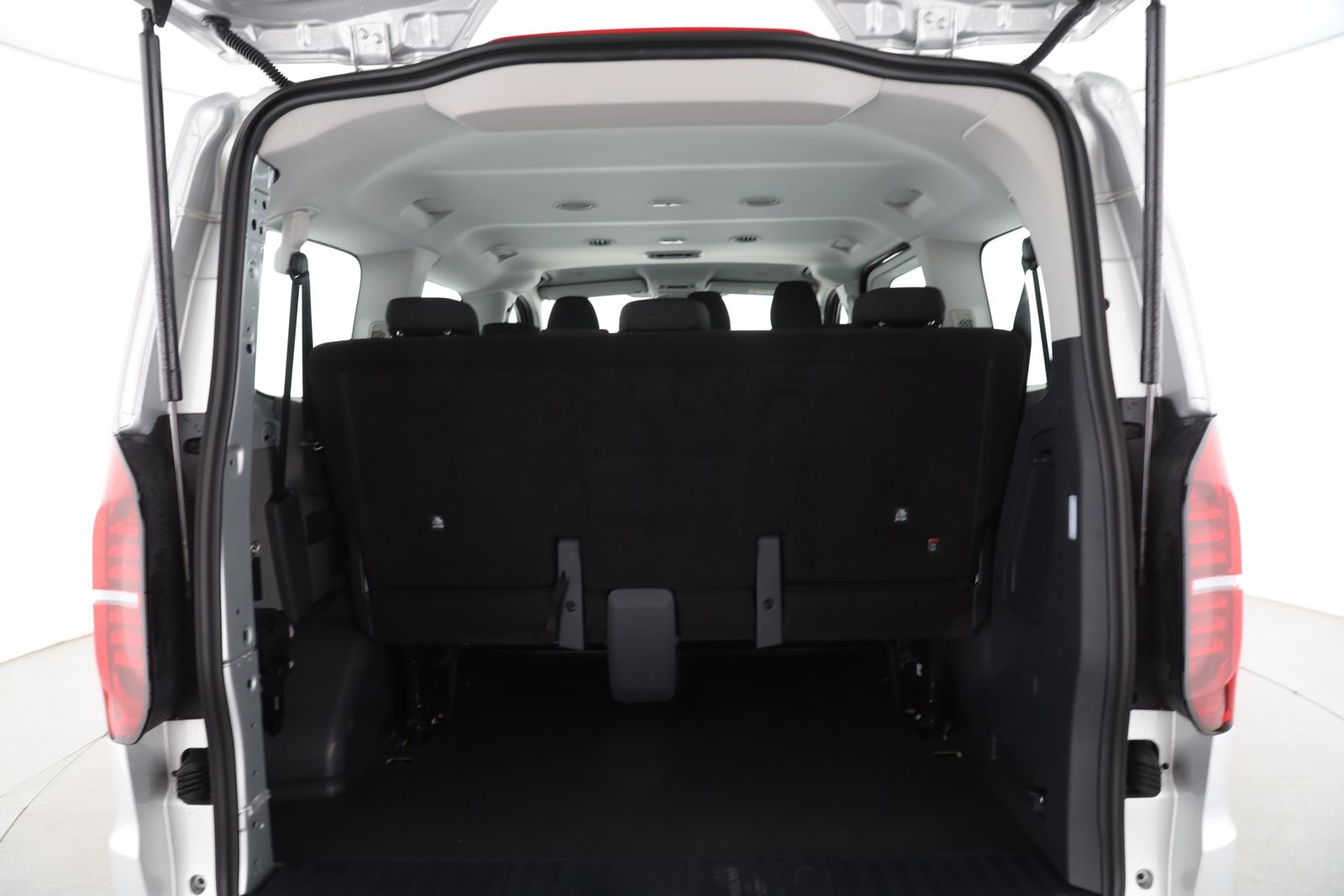 Volkswagen T7 Kombi - Bild 8