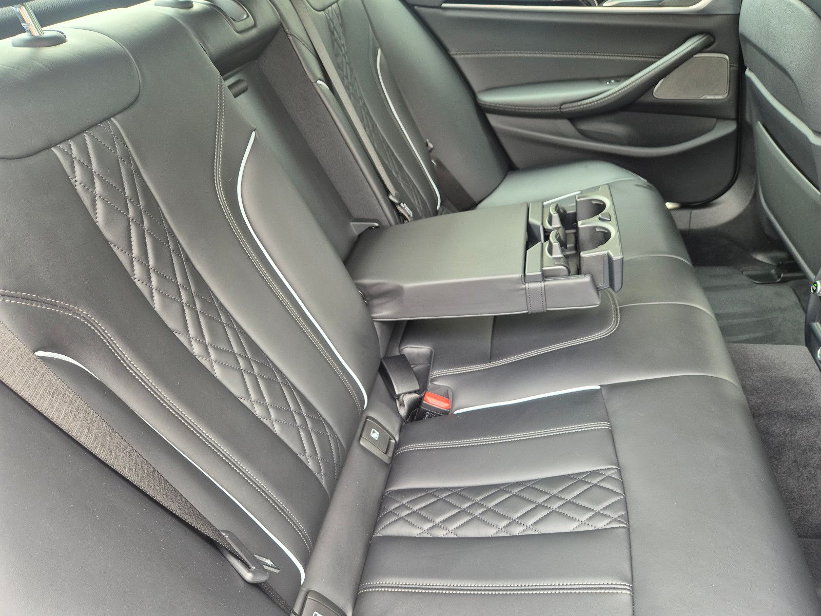 BMW 540i Luxury Line Head-Up Soft-Close Harman Kardo foto 16