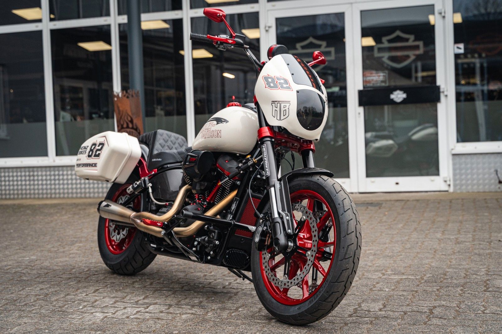 Fahrzeugabbildung Harley-Davidson FXLRS Low RiderS Extreme- Clubstyle Bike 1of1