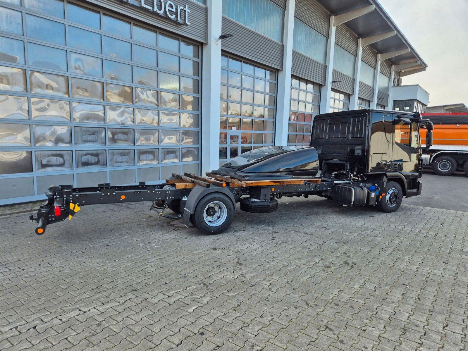 Fahrzeugabbildung Iveco Eurocargo ML80E22/P 2x AHK Klima Standh. Bett