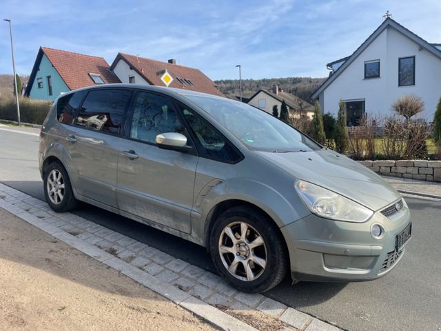 Ford S-Max 2,0 TDCi 103kW DPF Titanium