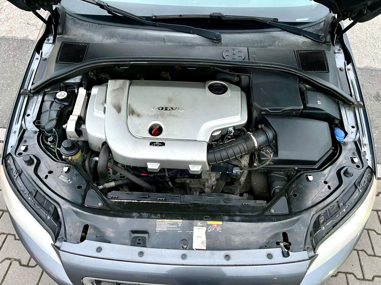 Volvo V70 2008 — photo 35