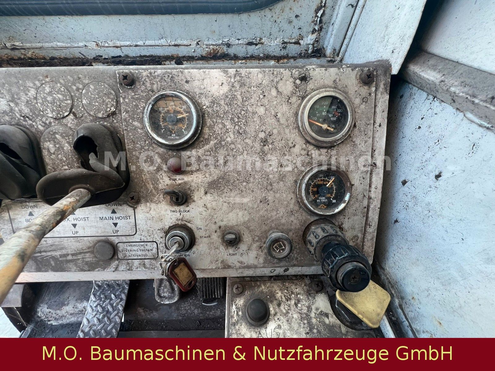 Fahrzeugabbildung Grove Kran / 30T / Waage /