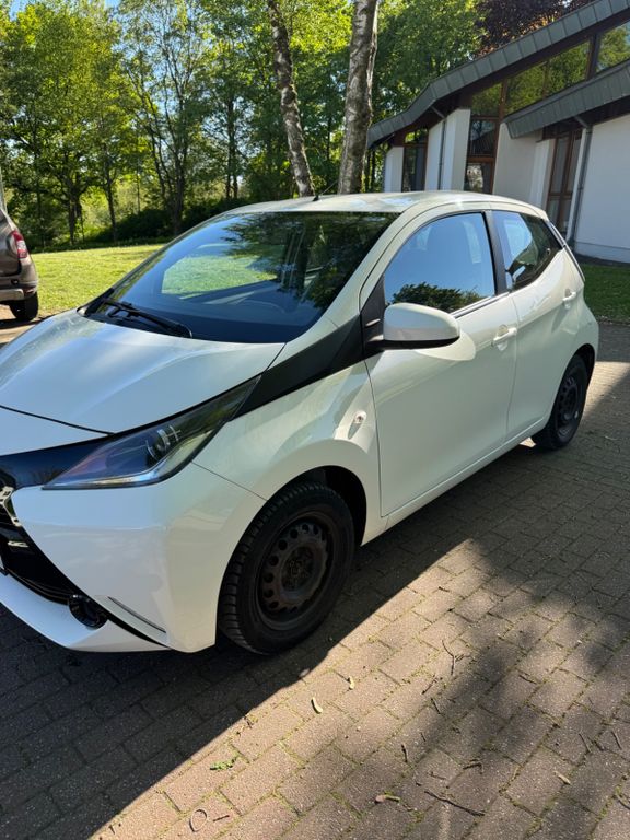 Toyota Aygo (X)