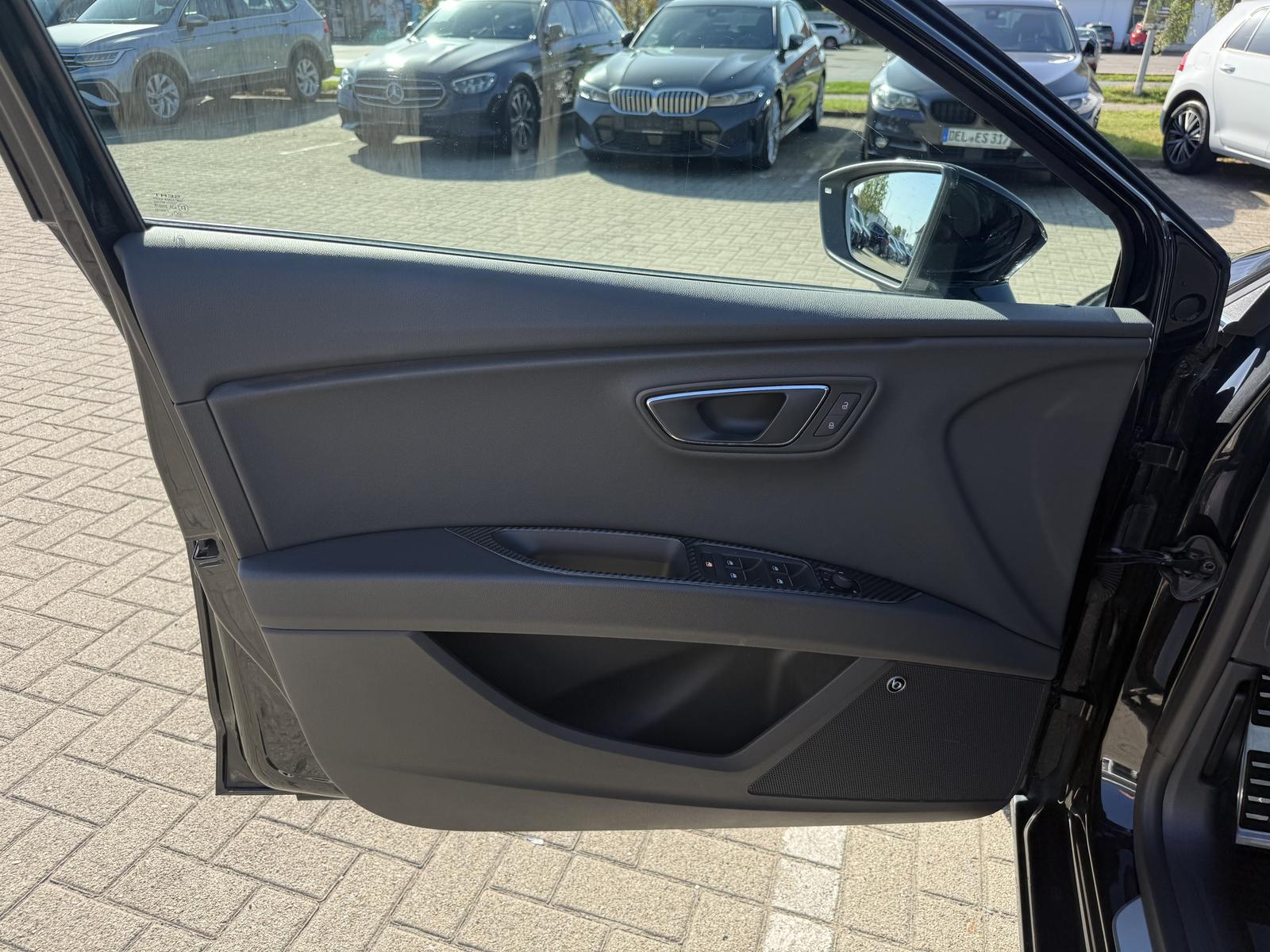 SEAT Leon Xcellencen,Virtual,Pano,R-Kamera,AHK,Beats, миниатюра 14