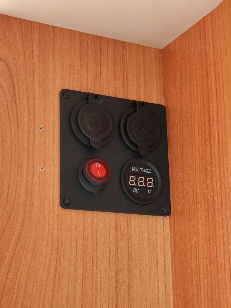 Fahrzeugabbildung Knaus Sport 400 LB - Doppelbett/Sitzgruppe, Superb -