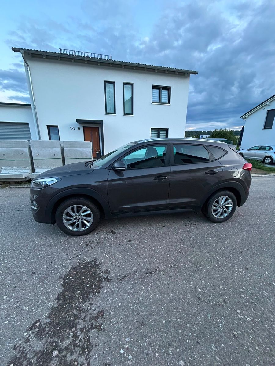 HYUNDAI Tucson