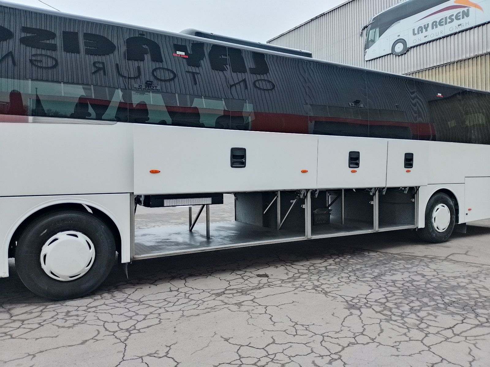 VANHOOL  2019 - Image 44 of 50