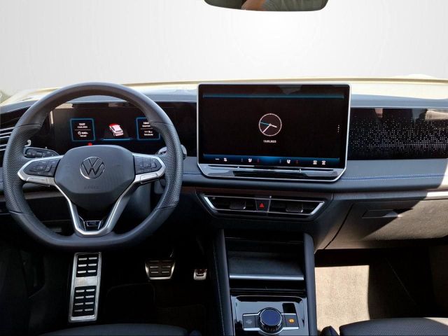TIGUAN 2.0 TDI DSG R-LINE+IQ.LIGHT+AZV+360 ?