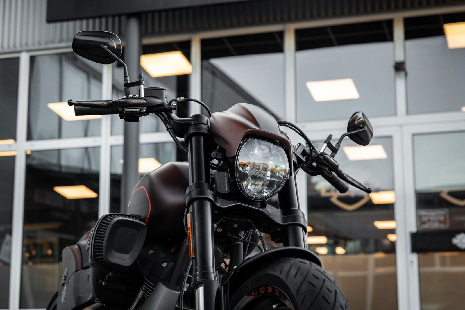 Fahrzeugabbildung Harley-Davidson FXDR 114 CUI - KESSTECH - SEITLICHER KZH