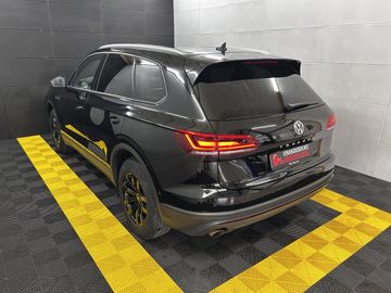 Volkswagen Touareg - 7