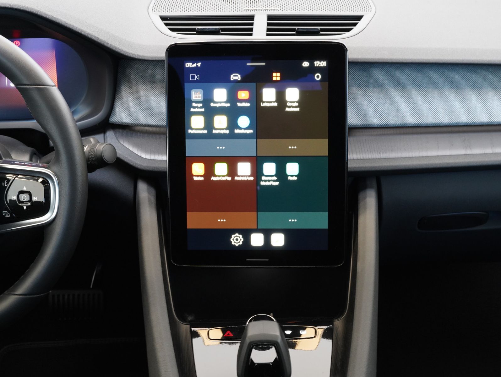 Fahrzeugabbildung Polestar 2 Standard Range Single PLUS-PAKET/PANO/AHK