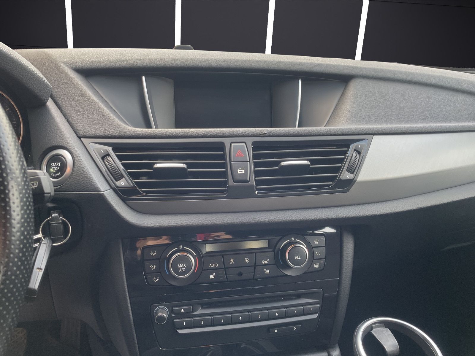 Fahrzeugabbildung BMW X1 xDrive*M Sport*Kamera*SitzHZ*Pano*Xenon*DAB