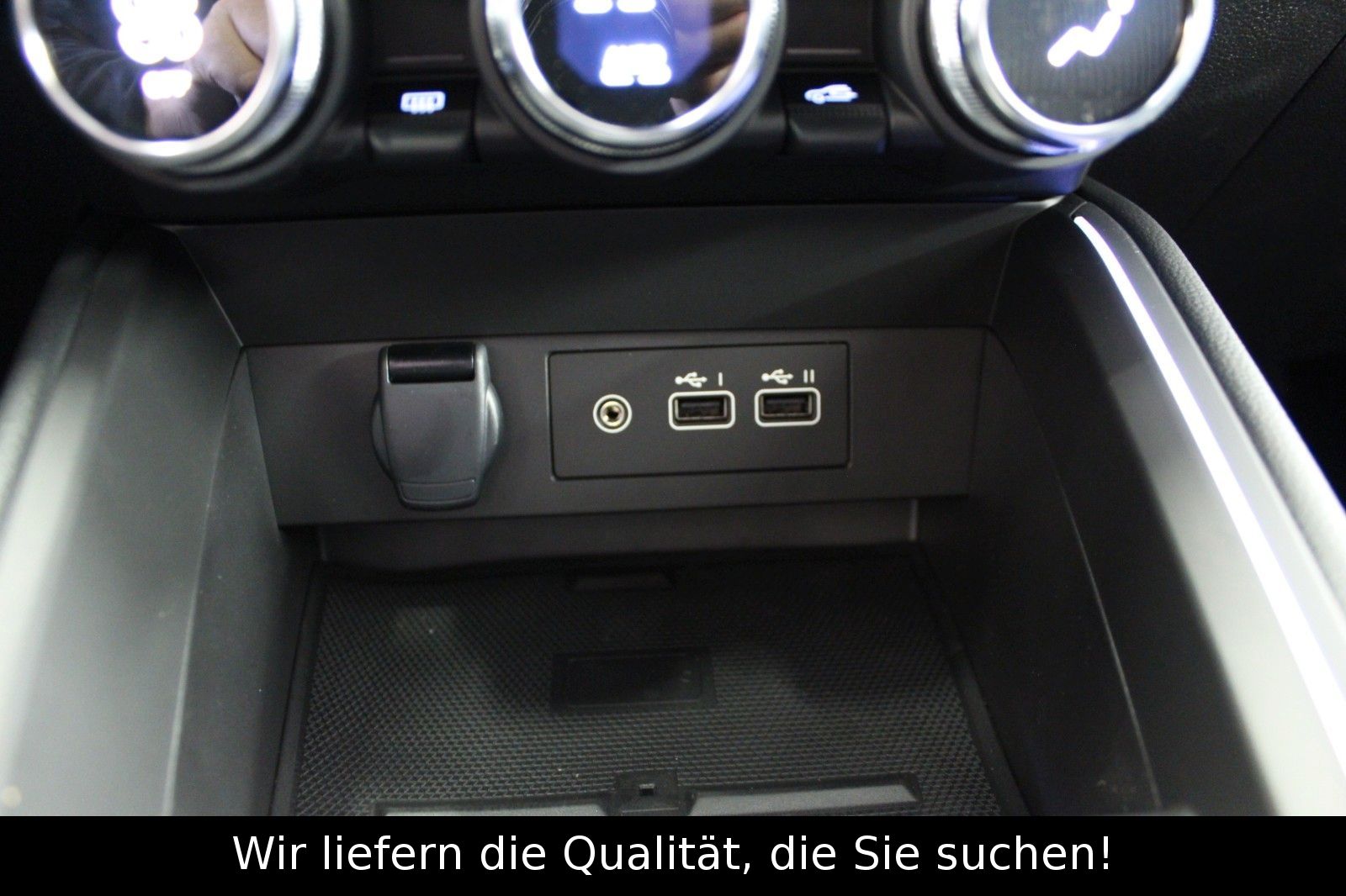 Fahrzeugabbildung Renault Clio TCe 90 Techno Automatik*Winterpaket*