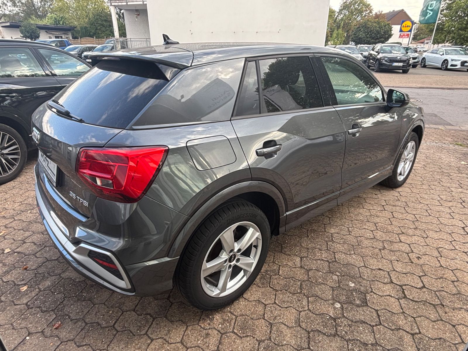 Fahrzeugabbildung Audi Q2 35 TFSI S line