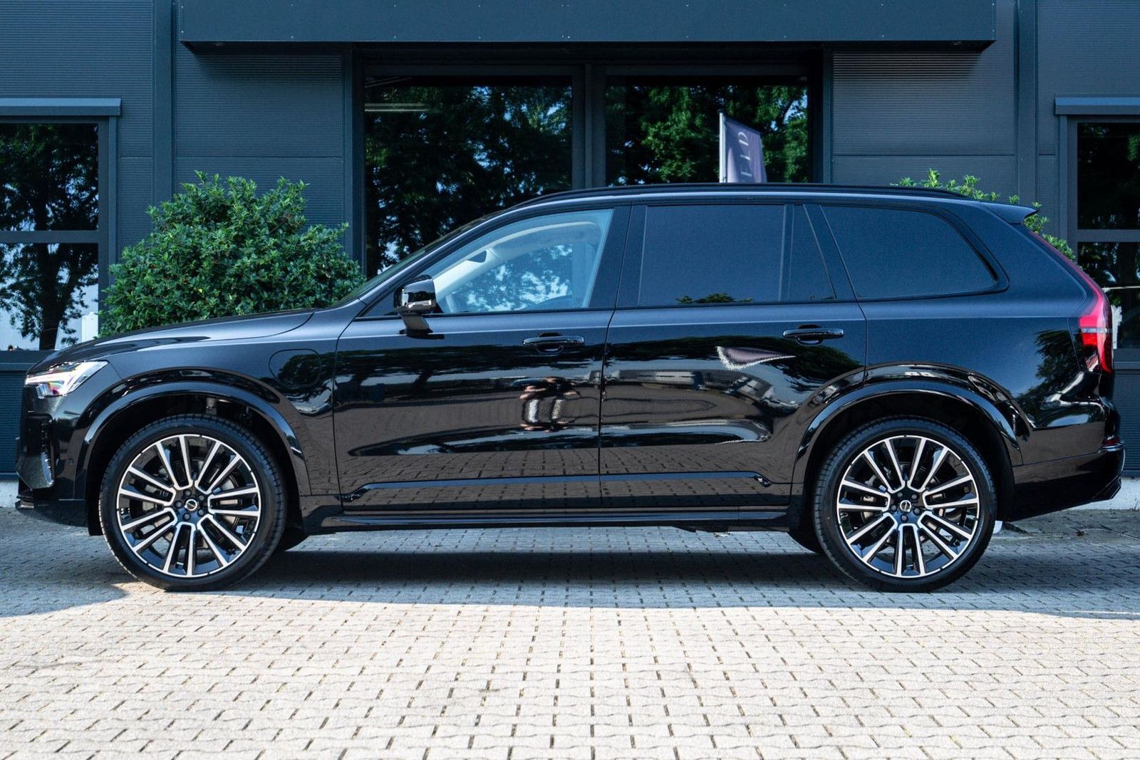 Volvo XC90 2.0 T8 Plug-in hybrid AWD Ultra Dark Exec. imagem 3