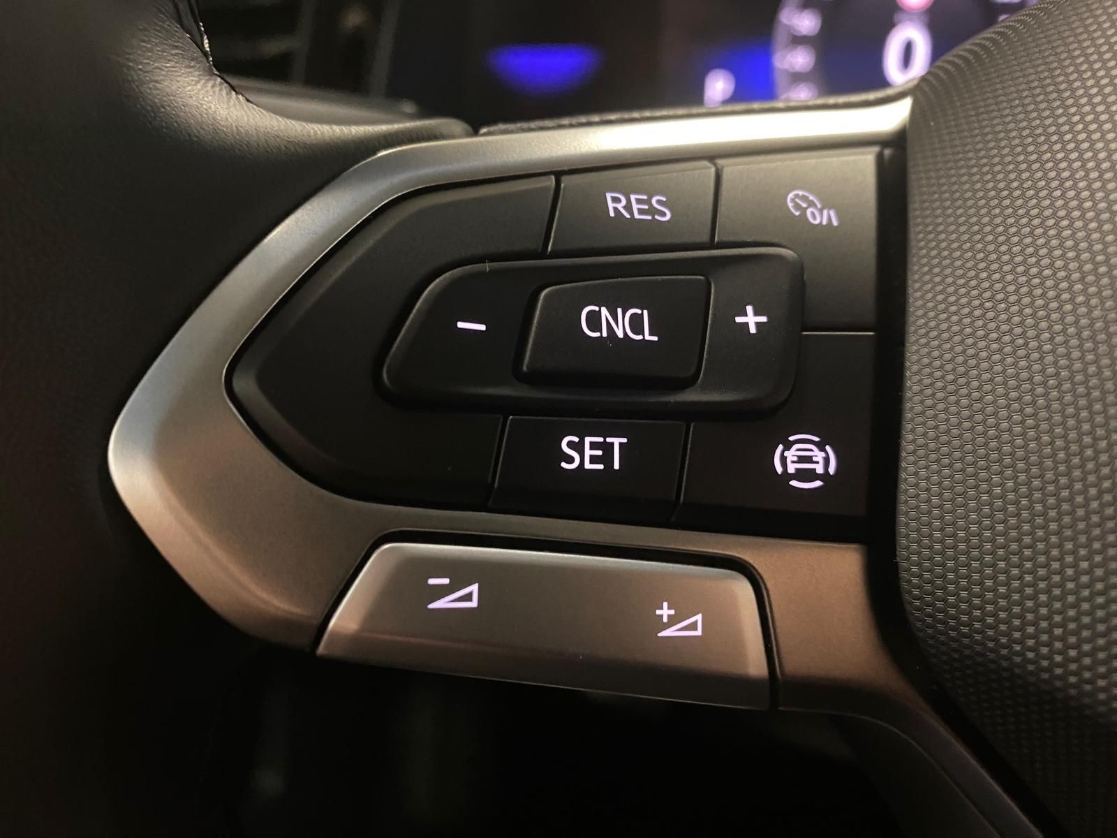 Fahrzeugabbildung Volkswagen Taigo 1.5 16V TSI ACT Life+APP+MATRIX+ALLWETTER+