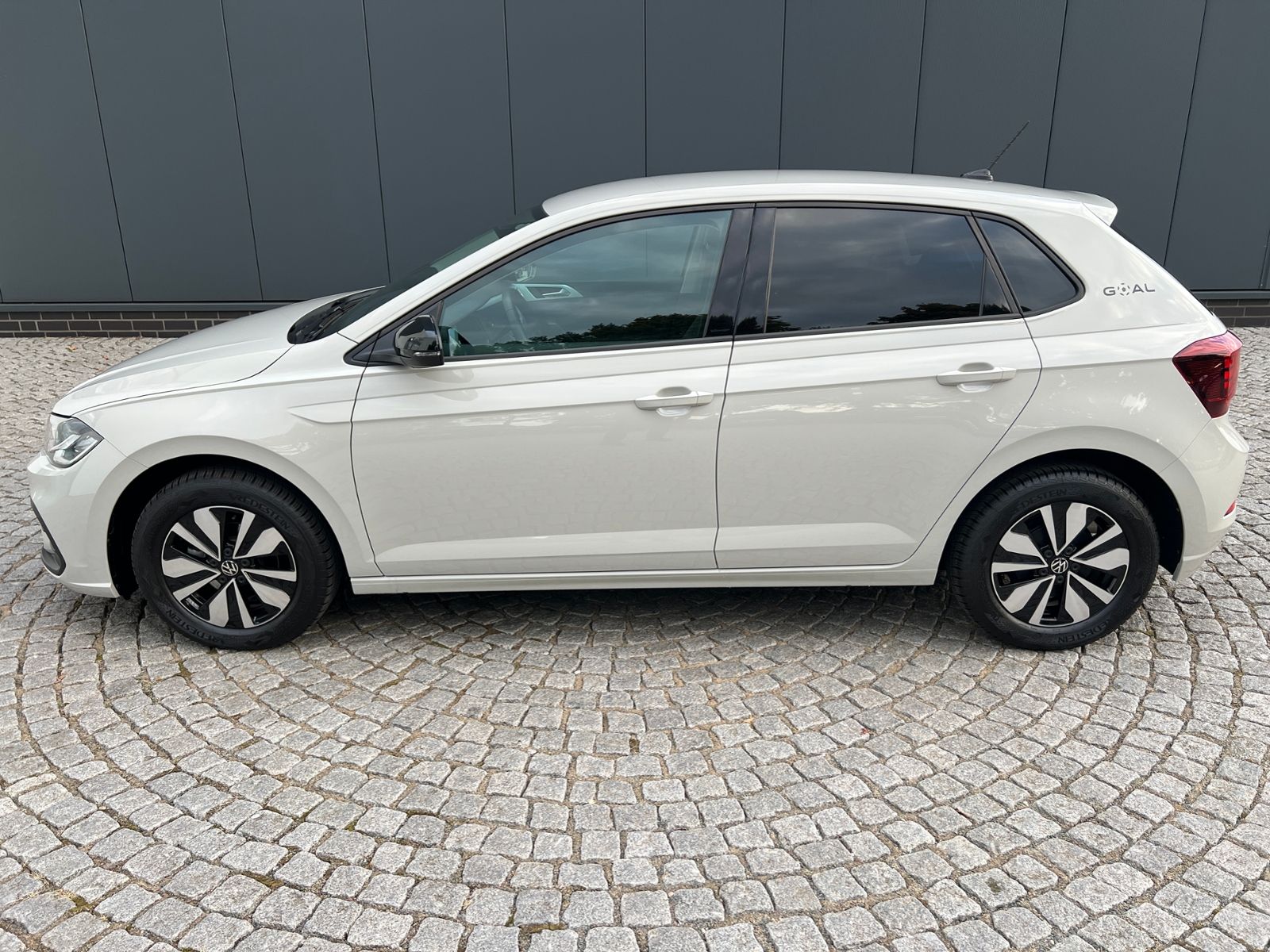 Fahrzeugabbildung Volkswagen Polo GOAL 1.0 TSI DSG *LED, App-Connect, 17'-LM*