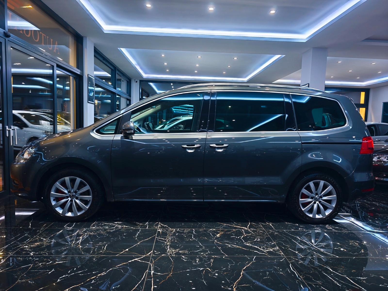 Volkswagen Sharan Highline BMT 4Motion PANO LEDER