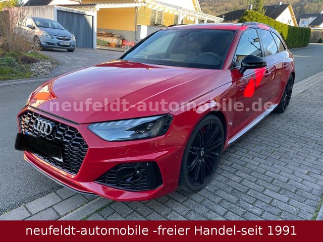 Audi RS4 Avant  quattro KERAMIK MATRIX 280km/h PANO