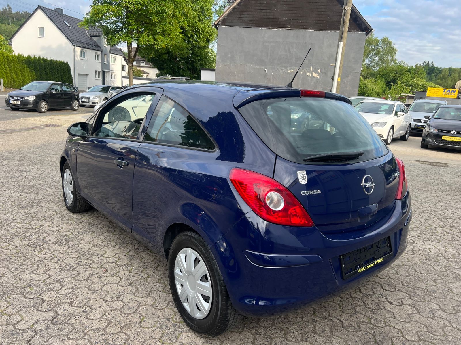 Fahrzeugabbildung Opel Corsa D Selection 1.2 Automatik