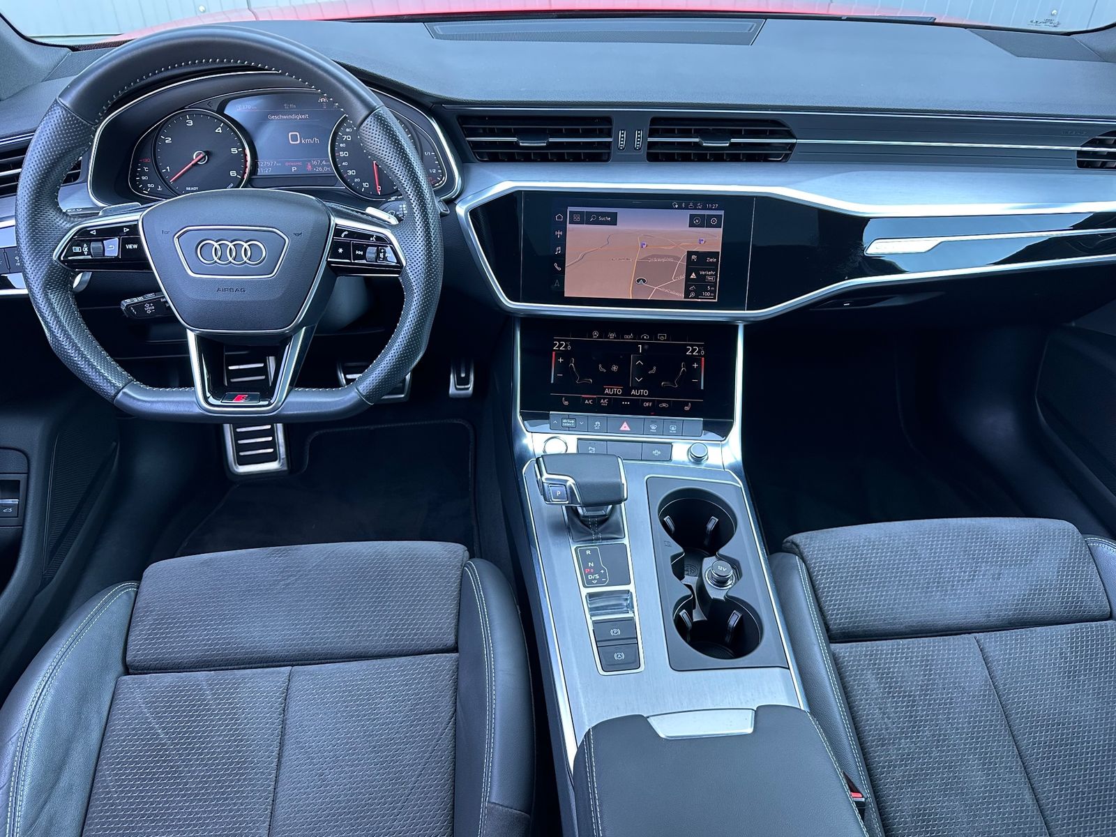 Fahrzeugabbildung Audi A6 Avant 3.0 TDI Qu S-Line NAV+LED+PANO+KAM+ACC