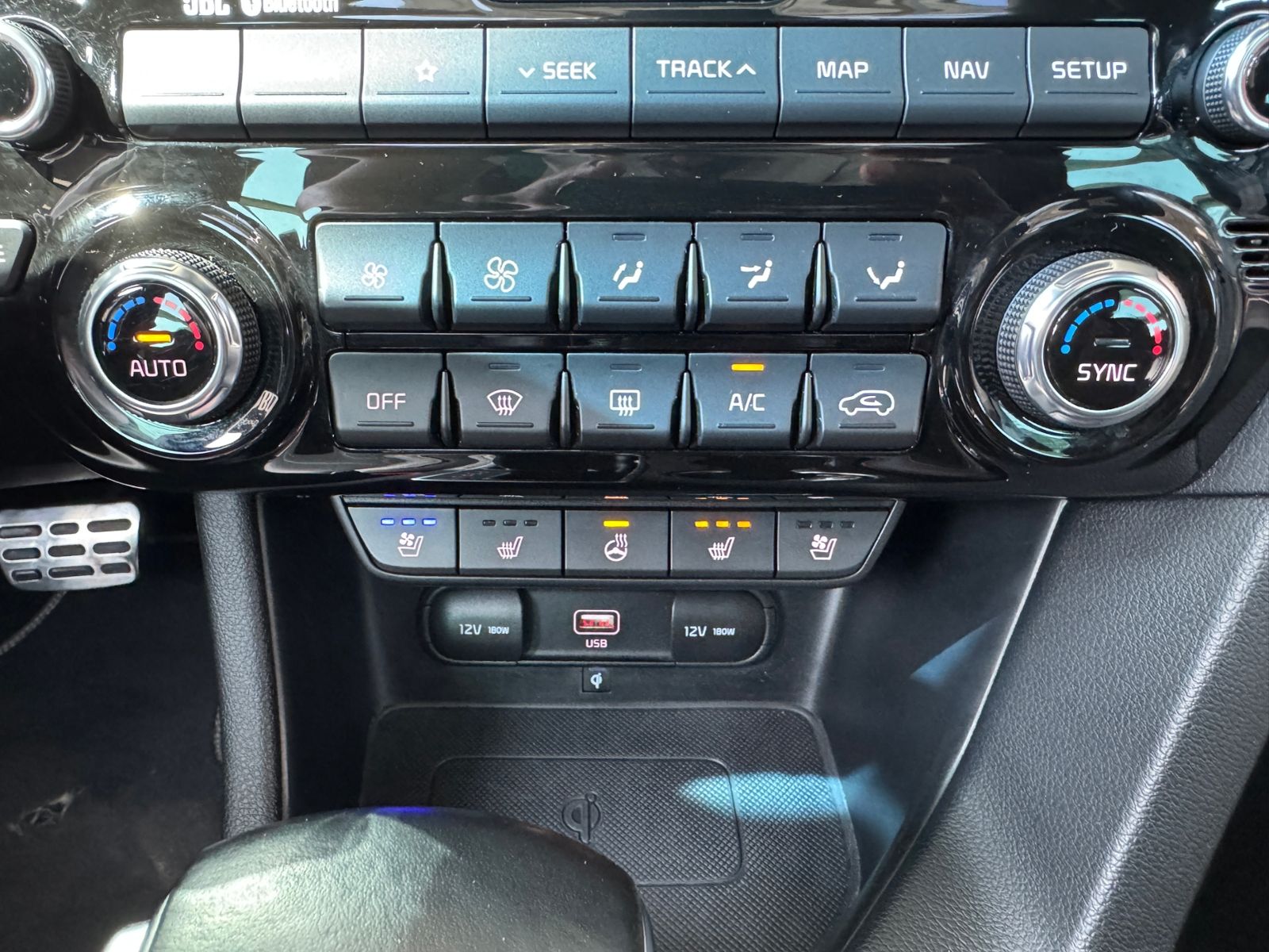Fahrzeugabbildung Kia Sportage GT-Line 4WD PANO 360° LED NAVI