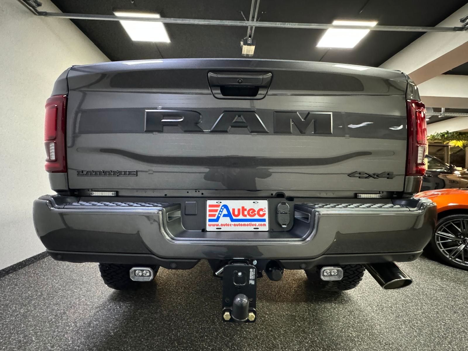 Fahrzeugabbildung Dodge RAM 3500 LARAMIE AEV OFF ROAD 6.4L-V8 37"-LONG