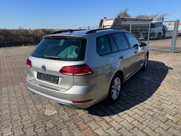 Volkswagen Golf - 5