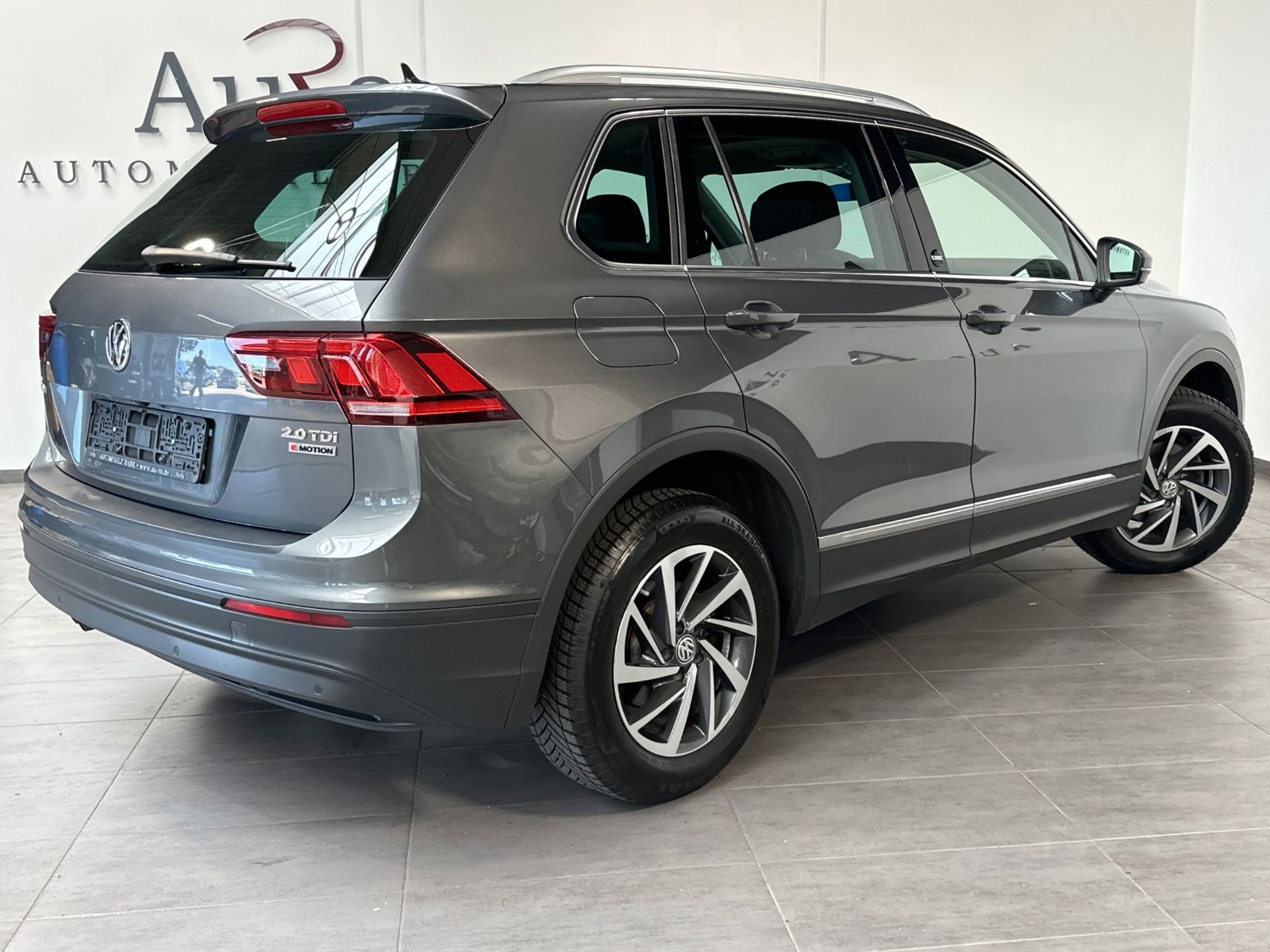 Fahrzeugabbildung Volkswagen Tiguan 2.0 TDI DSG 4M Sound NAV+LED+AHK+PANORAMA