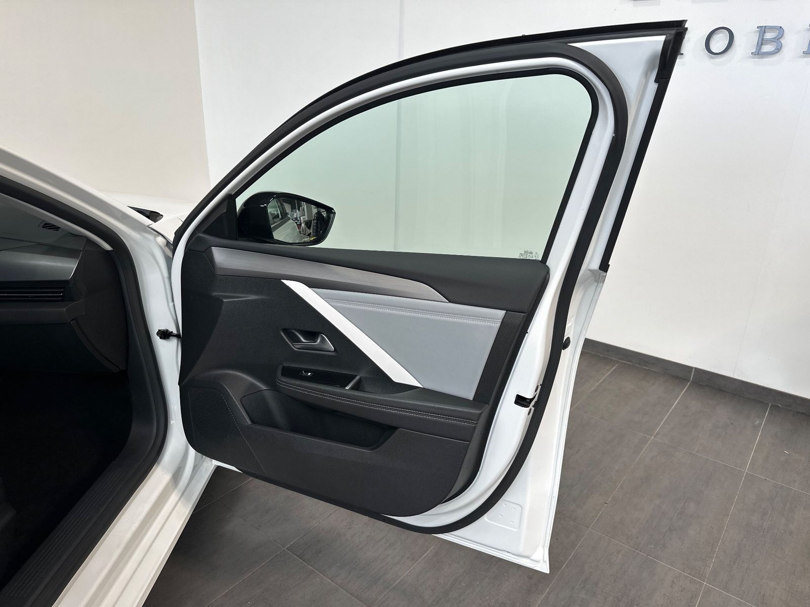 Fahrzeugabbildung Opel Astra ST 1.5 D Elegance NAV+LED+KAMERA+SHZ+VCOCK