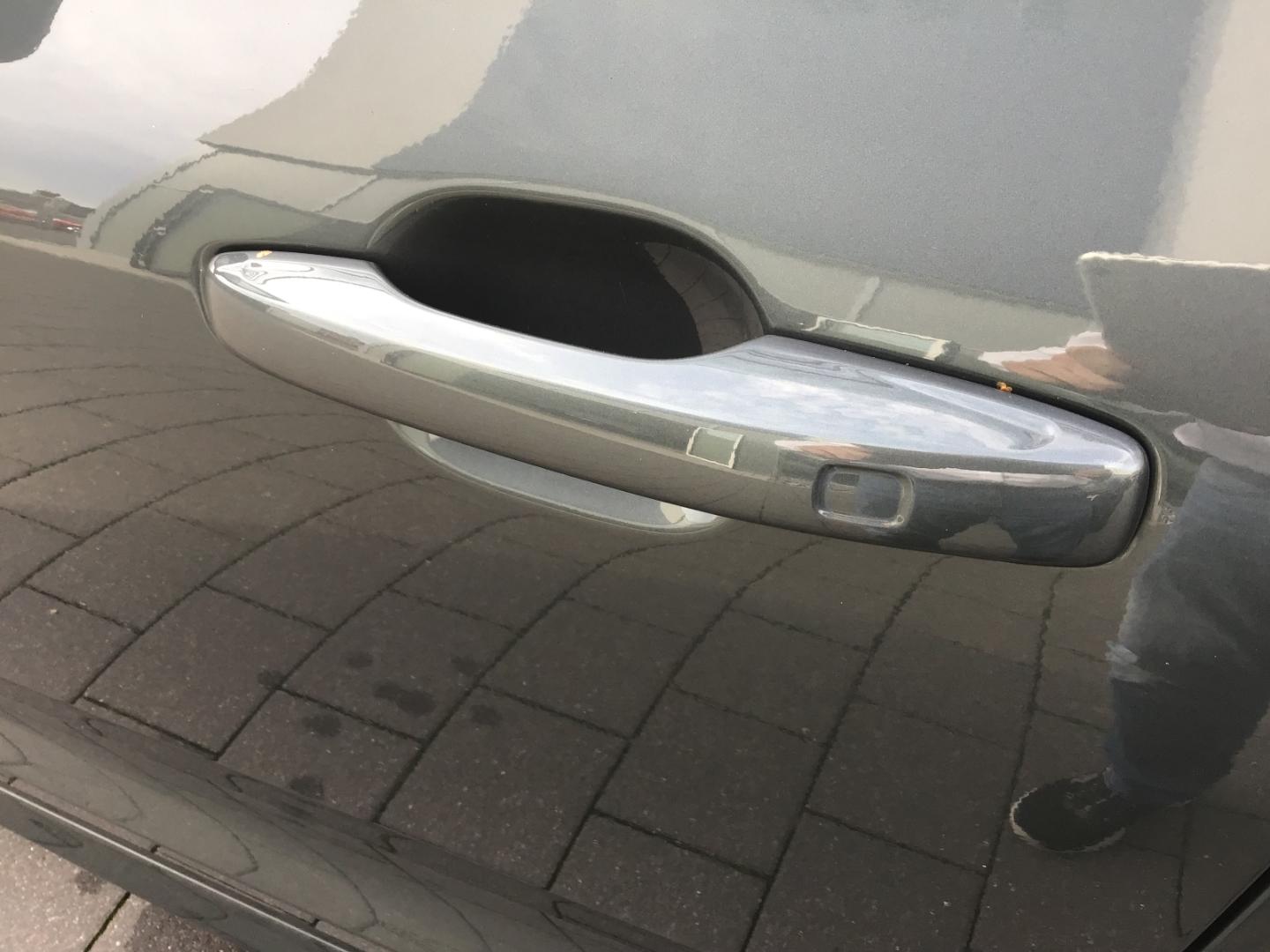 Volvo XC60 T8AWD Ultra Dark Luftfahrwerk Massage B&W