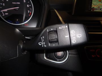 Fahrzeugabbildung BMW 225 Active Tourer 225xe Sport Line / NAVI /