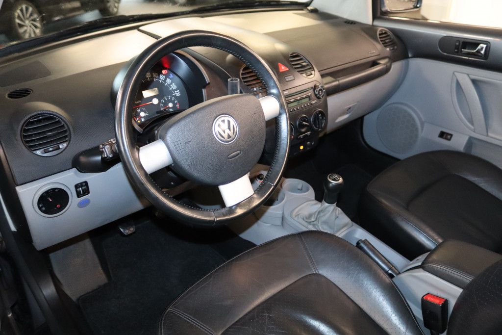 Fahrzeugabbildung Volkswagen Beetle Cabriolet 2.0 Highline-Leder-Klima-PDC-