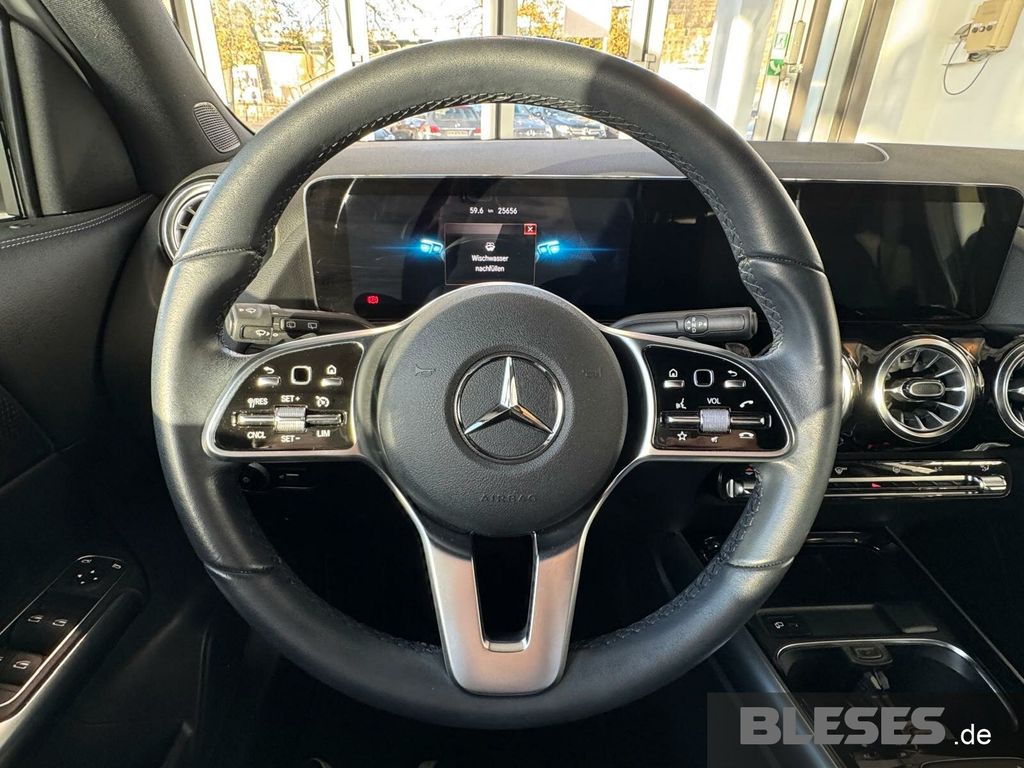 MERCEDES-BENZ GLA 180 – Bild 11