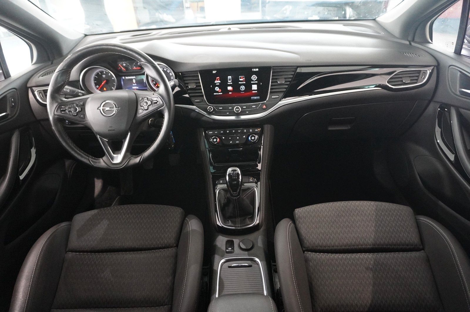 Fahrzeugabbildung Opel Astra K ST 1.6T INNOV. AHK/MATRIX/KAMERA/NAVI/SH