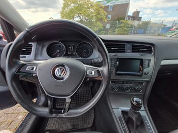 Volkswagen Golf - 6