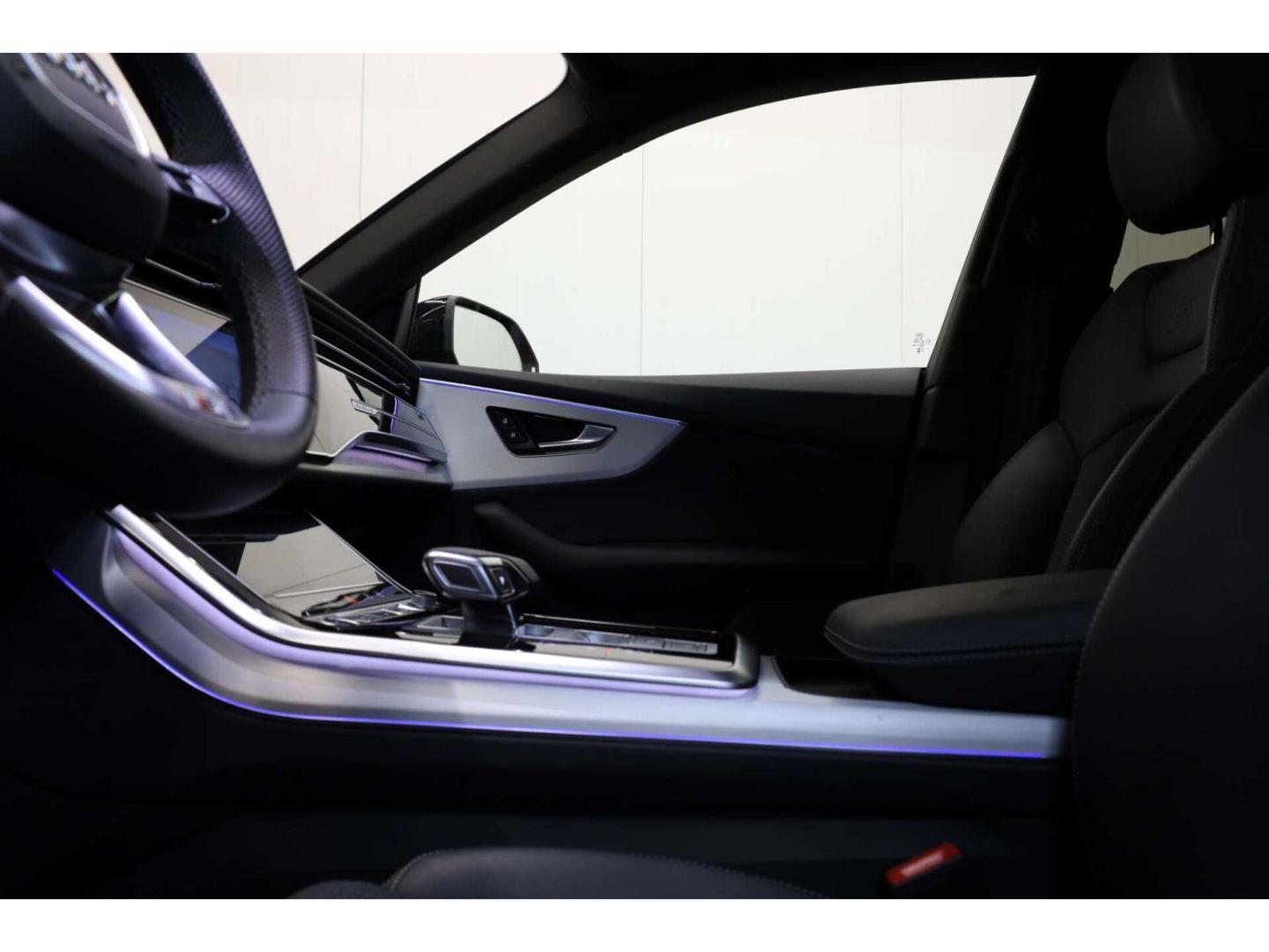 Audi Q8 55 TFSI e quattro S line foto 20