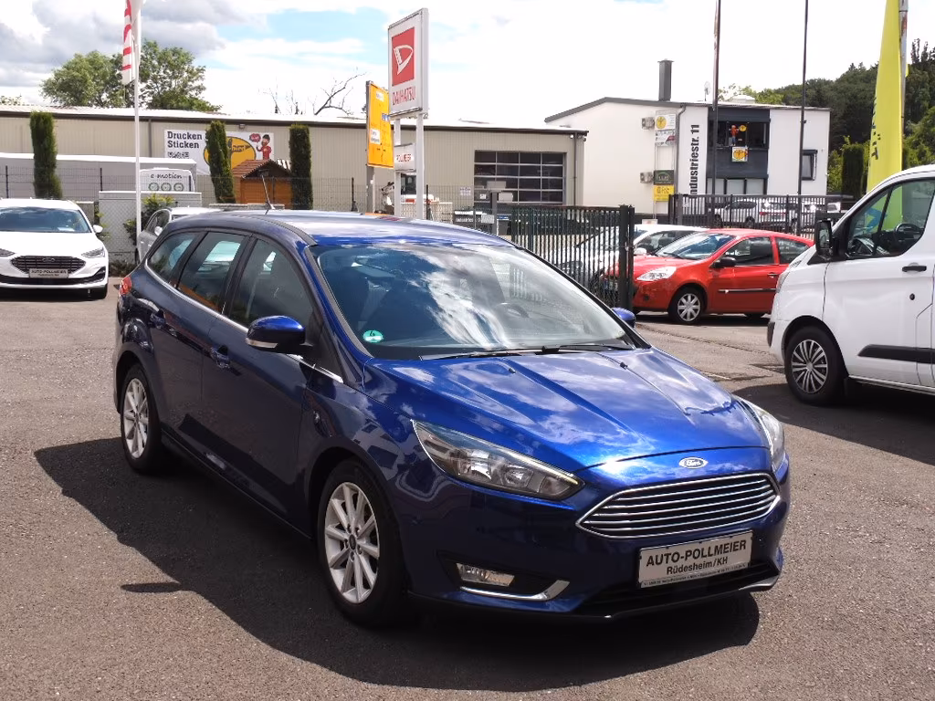 Ford Focus Turnier Titanium Aus 2-Hand Tüv & AU Neu !