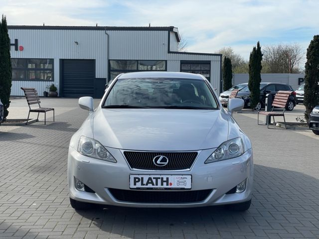 Lexus IS 220  d