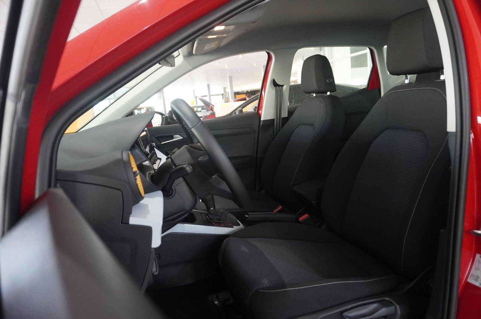 Fahrzeugabbildung SEAT Arona 1.0 TSI STYLE DSG NAVI/VIRTU./SHZ/PDC/DAB+