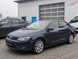 Volkswagen Jetta VI Highline STANDHEIZUNG NAVI - gebrauchte VW Jetta aus dem Jahr 2014
