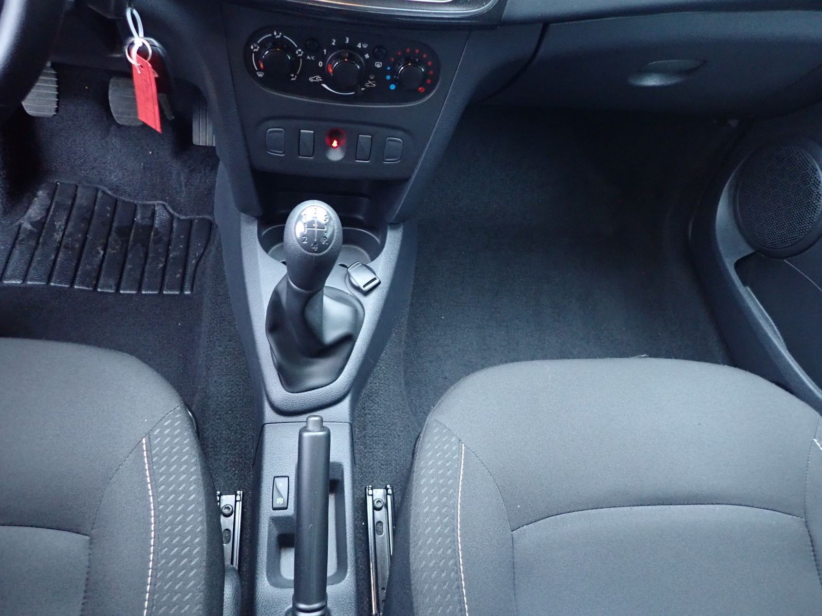 Fahrzeugabbildung Dacia Sandero II Essential SCe 75