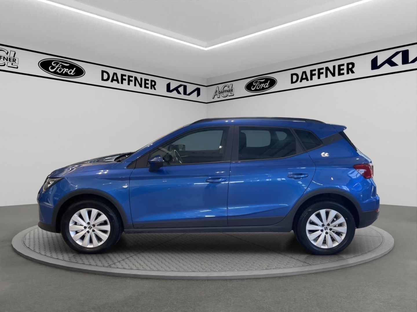 Fahrzeugabbildung SEAT Arona Style Navi Digitales Cockpit LED Apple Car